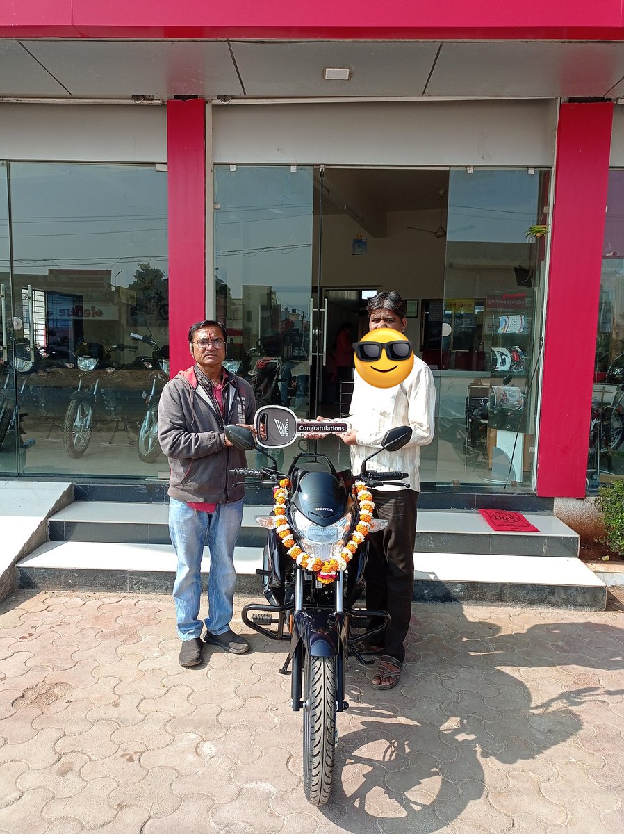 SanataniNk_5068's tweet photo. 🏍️🚲🚗🚜
Vehicle કોઈ પણ હોય..
એના માટે કઈક અલગ જ લગાવ હોય છે,
Quote your Photo with vehicle😊
#Vehicletwitter https://t.co/bvQhQHMbY0