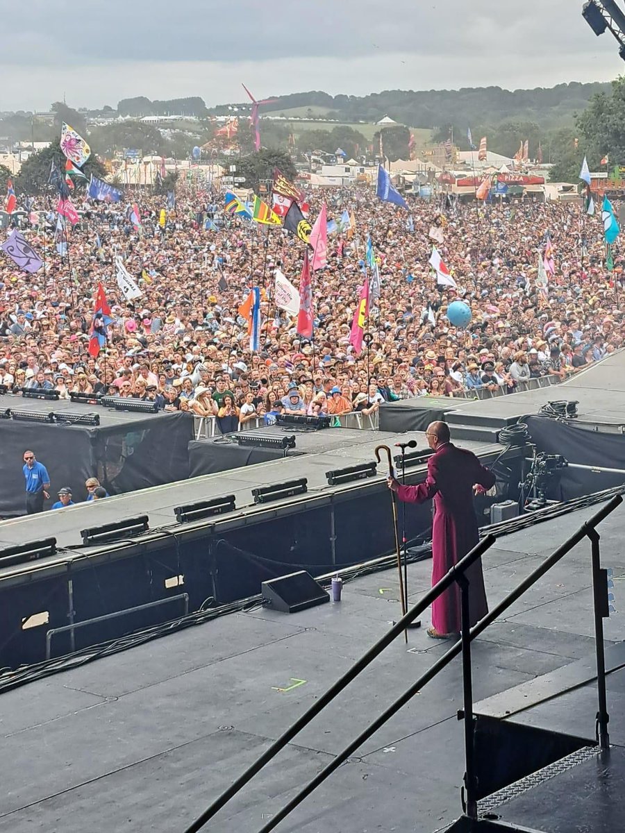 "The choir will now sing Howells Glastonbury Service."