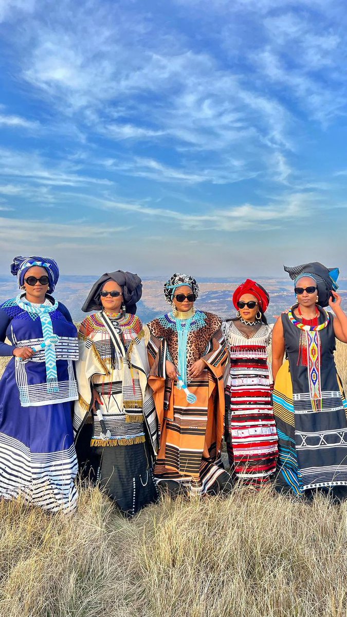 siphosethu24507's tweet photo. Our gorgeous African  woman looking so good in traditional regalia.
Don't deviate from the legacy of your lineage 

#GNU2024 Home Affairs #Xrepo Zuma #Sizokthola Brian Molefe #fakepastors Samke #inganezesthembu ANC-DA #isencaneLengane #Inganezesthembu https://t.co/qkgRNLyEbC