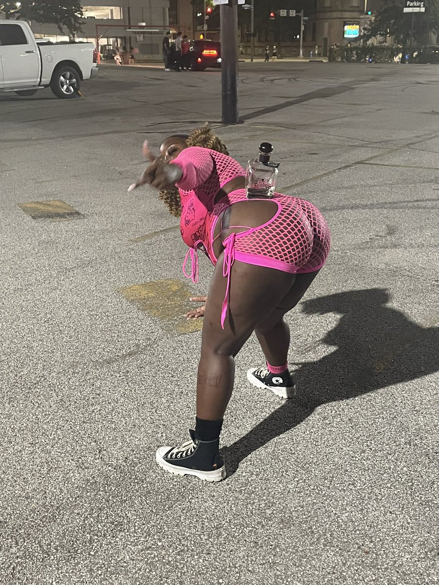 chipvlog's tweet image. The best looking slut on Bissnnet 💗
    Happy 23rd to me 🥳