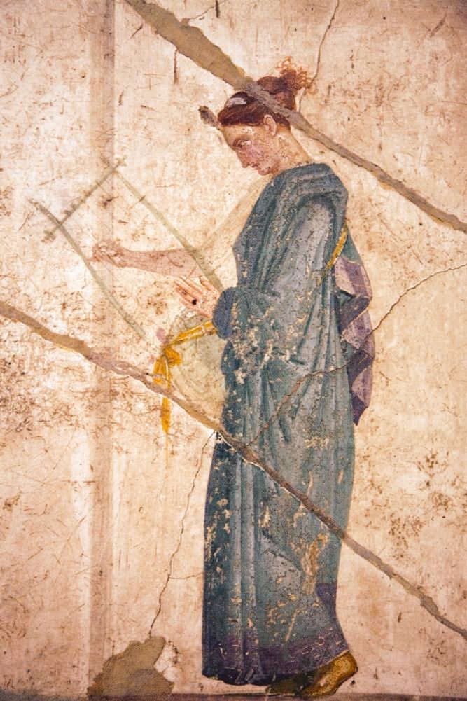 _rjardon's tweet photo. Woman playing a lyre/ Pompeii fresco/ ancient roman #art https://t.co/zgYaOn06Jm