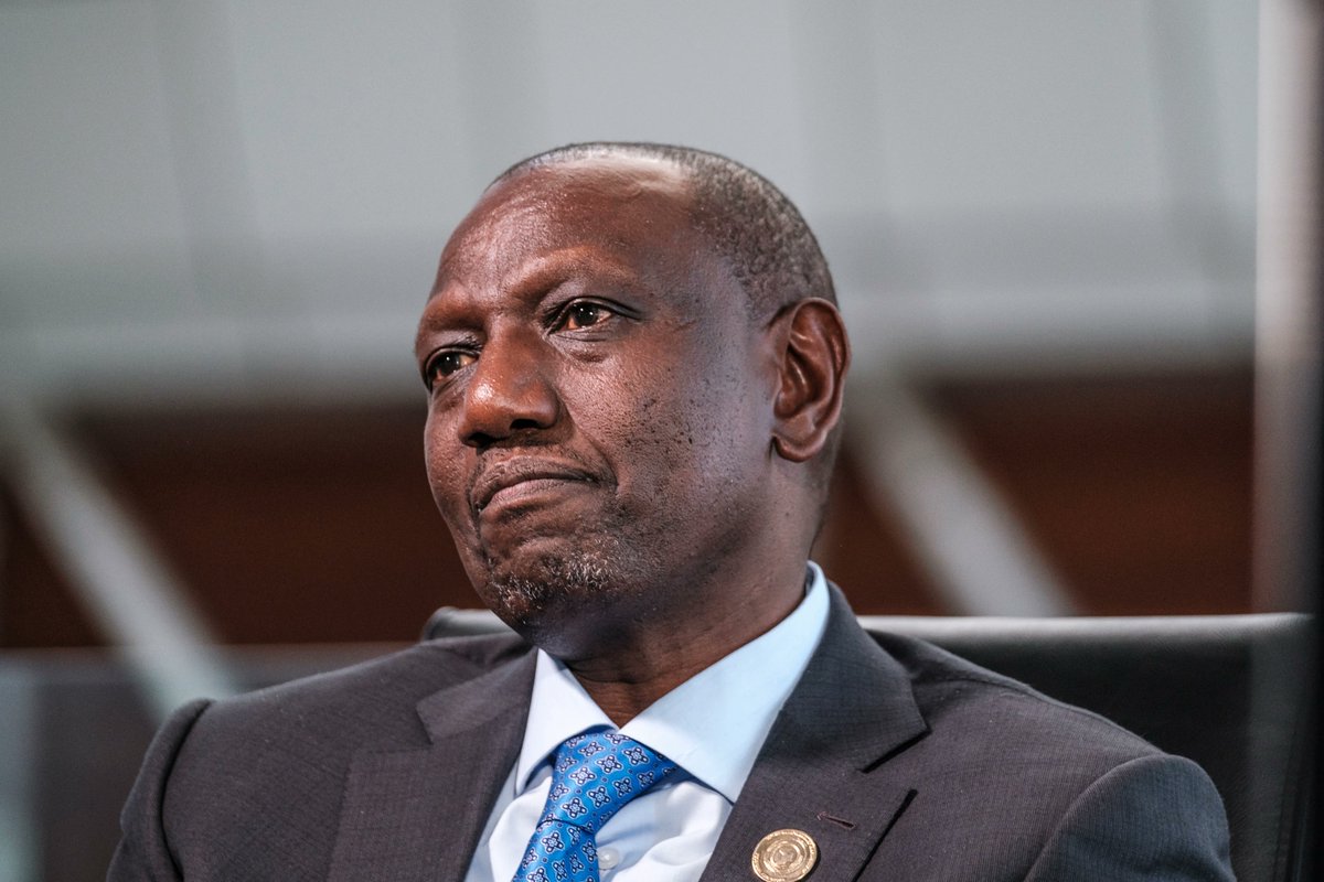 C_NyaKundiH's tweet image. Ruto: There is CCTV footage and the criminals will be caught.

 Linus: We have CCTV footage of police killing people.   

Ruto: Were you there?