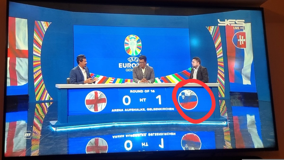 hwahyd's tweet photo. its Slovenia Flag not Sloavakia Flag @psm_mkt @psmnewsmv https://t.co/MXuYHGZ3az