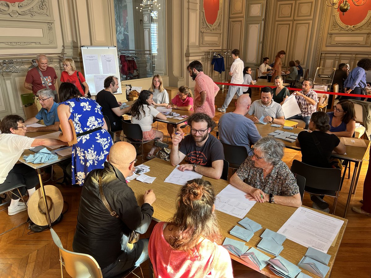 #legislative2024 - Le taux de participation à <a href="/poitiersfr/">Poitiers</a> a atteint 67,68%, le dépouillement a démarré vers 18h15 à l’hôtel de ville.