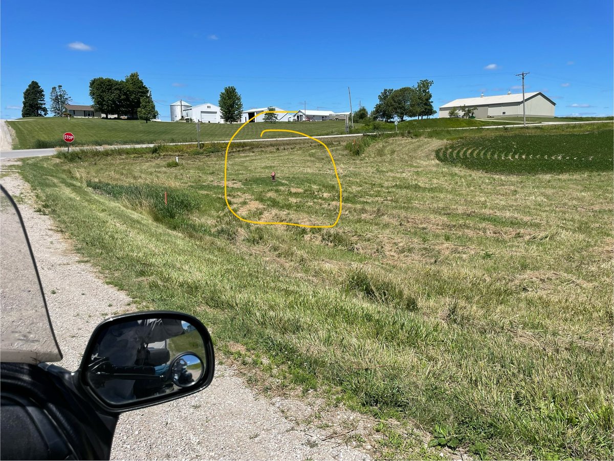 JeffGorball's tweet photo. Couple miles north of Kellogg, IA. Seems kind of an odd place for a fire hydrant https://t.co/kjLUyBd5jK