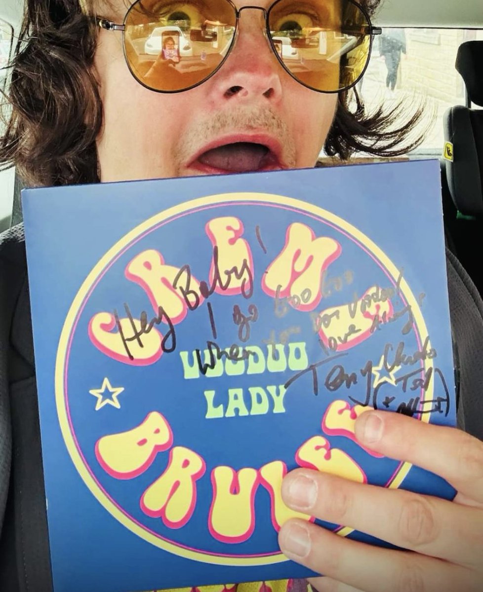 LeagueCharities's tweet photo. We had a very fan who was super chuffed to win this Voodoo Lady single by Creme Brulee signed by Tony Cluedo himself @TedRobbins55  

Made his year I think! https://t.co/38WsiZUmDM