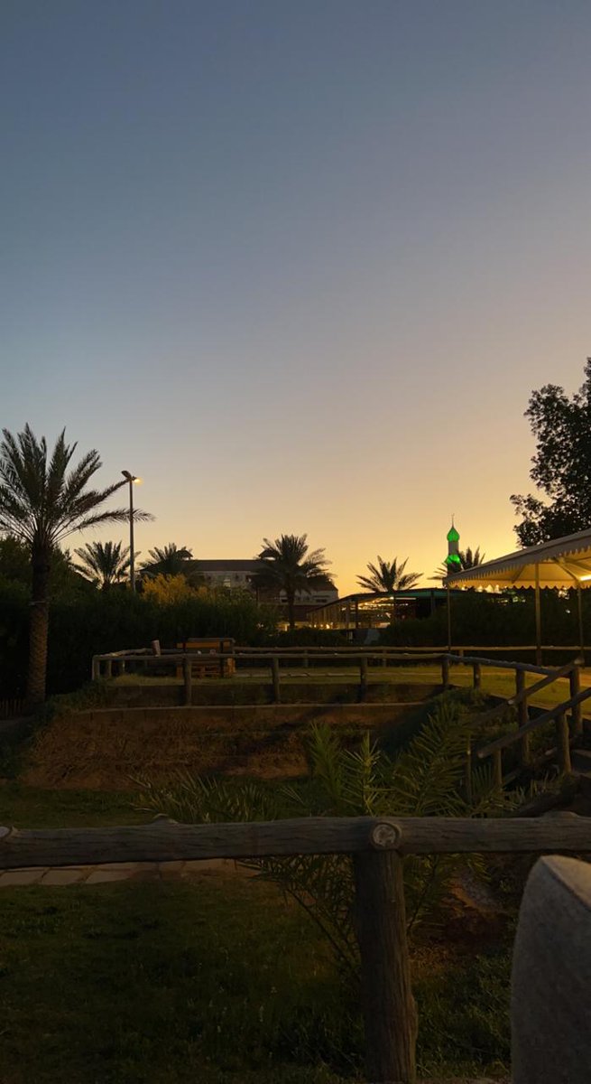 إجعل عبوري بالقلوب وبالأماكن بالهوِاد

صيّرني الراحة وجمّل خطوتي لا زرتها

#فضفض_بكلمه 
#بوح_المشاعر