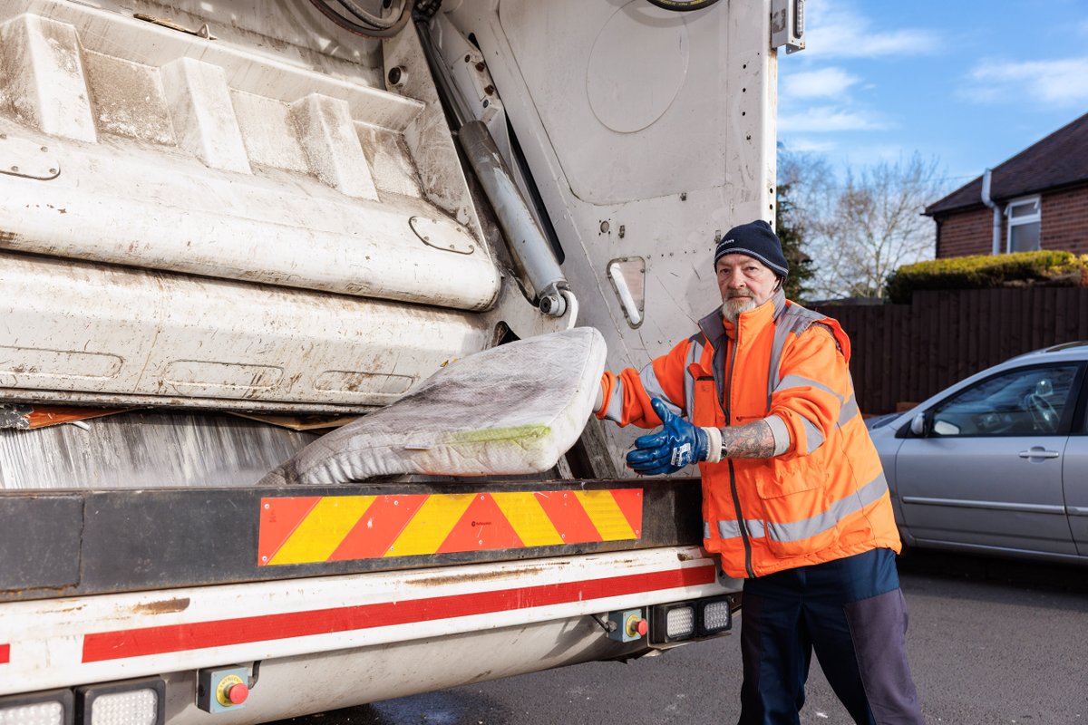 ♻️Birmingham's Mobile Household Waste Centres will be out and about across the city next week🚛 

🏙️Find out where they will be visiting or search by postcode using the link in the comments below 👇

#KeepBrumTidy💚