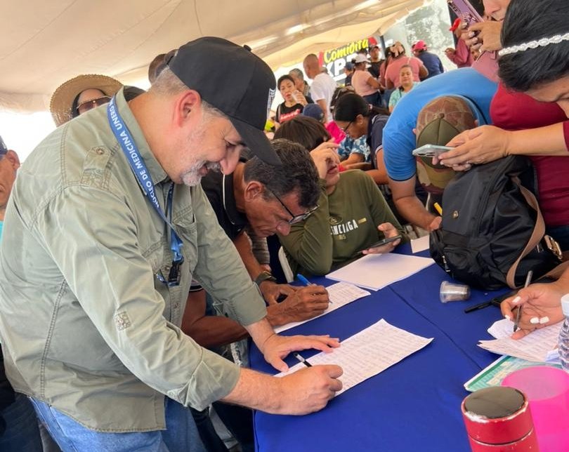 Nuestras autoridades Universitarias del Estado Monagas, también participan activamente en el proceso de simulacro electoral en preparación para las Elecciones Presidenciales del #28J. ¡JUNTOS FORTALECEMOS NUESTRA SOBERANÍA! 🗳️🇻🇪
#SimulacroPorLaPaz