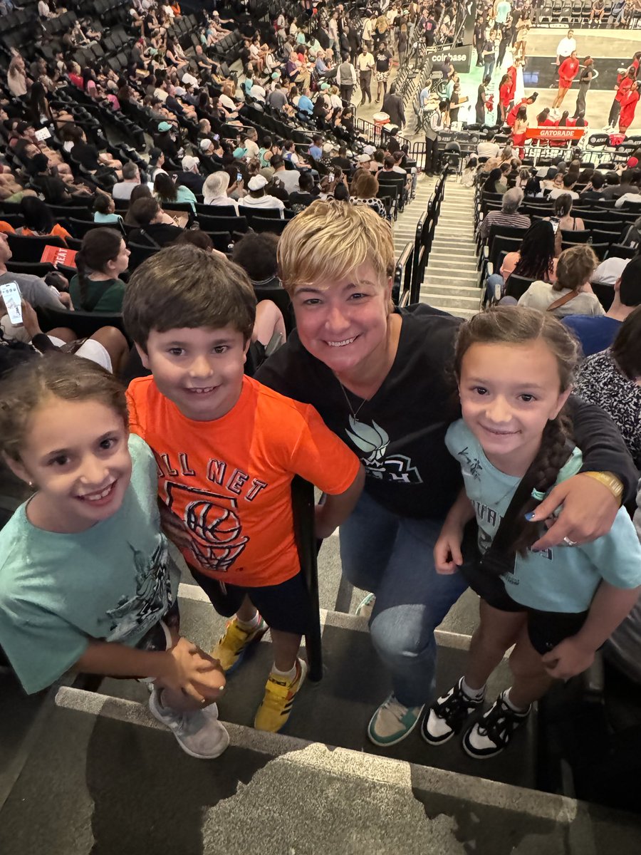 Tigers cheering on ⁦<a href="/nyliberty/">New York Liberty</a>⁩