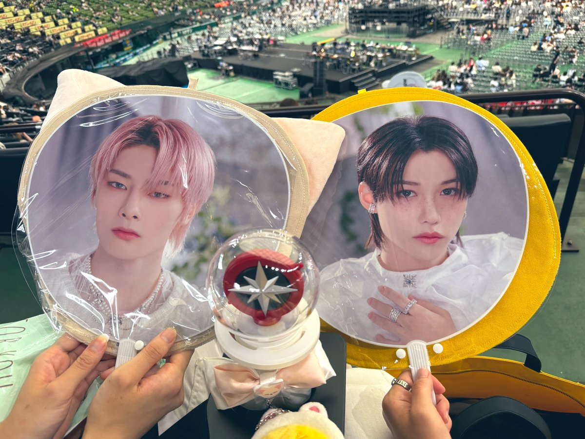 余韻から抜け出せない🥹
沢山書きたいんだがとにかくスキズかっこよすぎる♥️
騒いで飛んで楽しすぎました🎶
ライブ後の喉の痛みも最高💪www

雨の中会ってくれたSTAYさんありがとう🫶