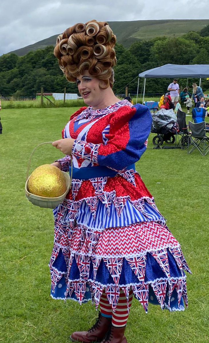 Dr_Panto's tweet photo. What a lovely time we had today at the Saddleworth Show! #panto https://t.co/qcZxUy0F4n