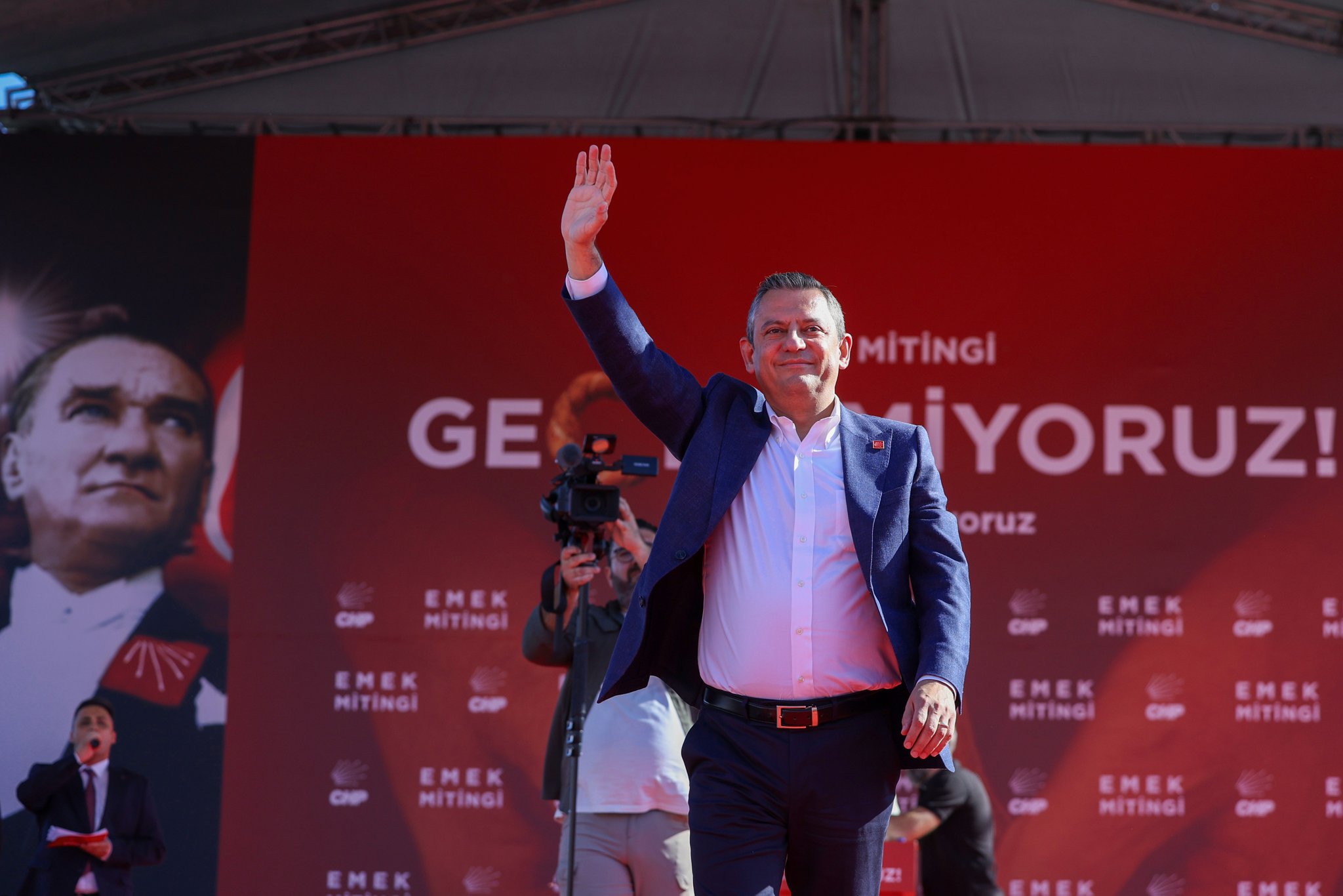 CHP chief Ozgur Ozel