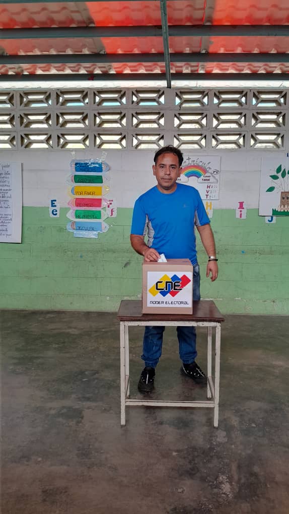 GabineteGuaric's tweet photo. Desde #Guárico #Roscio @eduardaular Secretario de Comunicación y Cultura de MinCultura Guárico cumple asistencia al Simulacro
#SimulacroPorLaPaz https://t.co/ntySnZKTIm