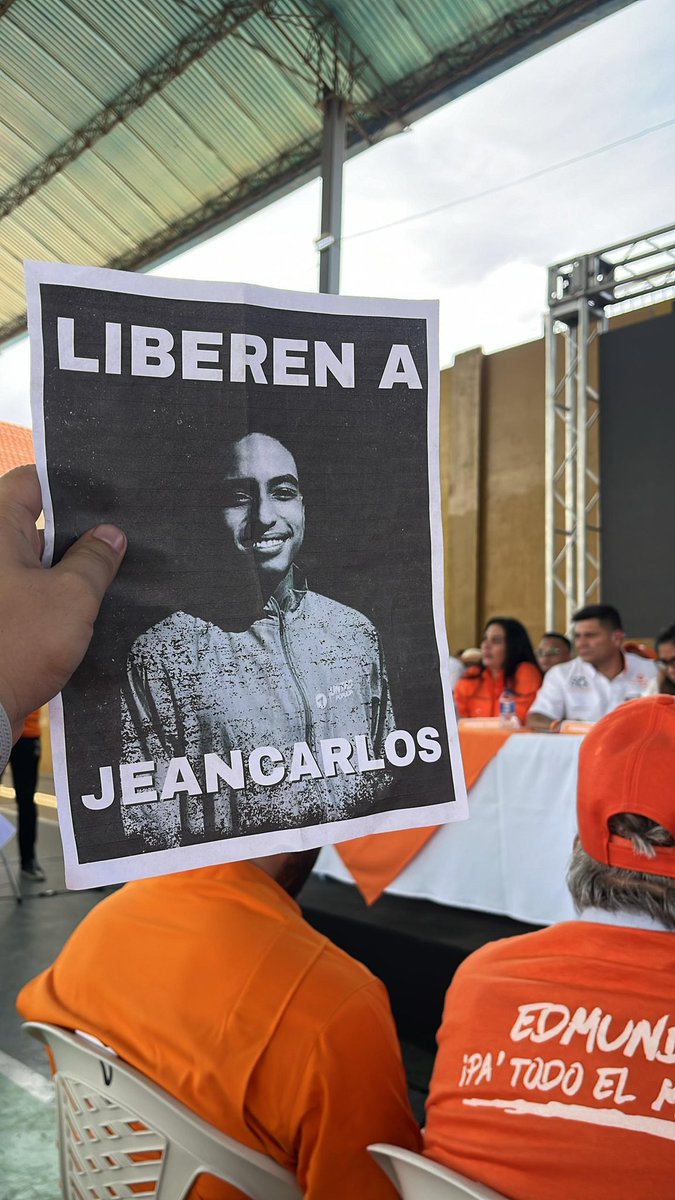 Desde Zulia, exigen la libertad inmediata de nuestro dirigente juvenil de <a href="/VoluntadPopular/">Voluntad Popular</a> JeanCarlos Rivas (<a href="/jeancarlorivasl/">Jeancarlos Rivas</a>). 

JeanCarlos es inocente. #LiberenAJeanCarlos