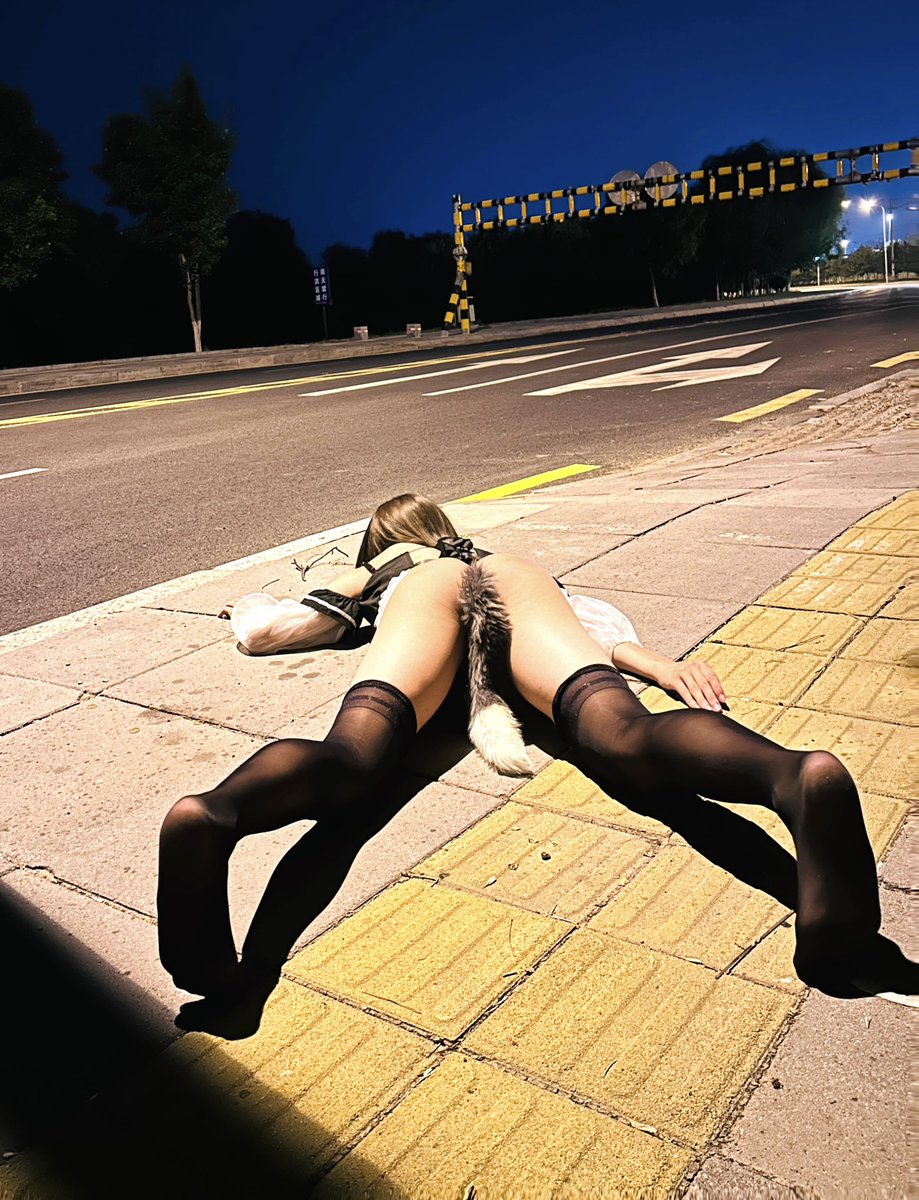Doucd_'s tweet photo. 露出

年轻人，倒头就睡～～～
#男娘 #伪娘 #cd #露出 #漏出 https://t.co/YH9rUL3hYF