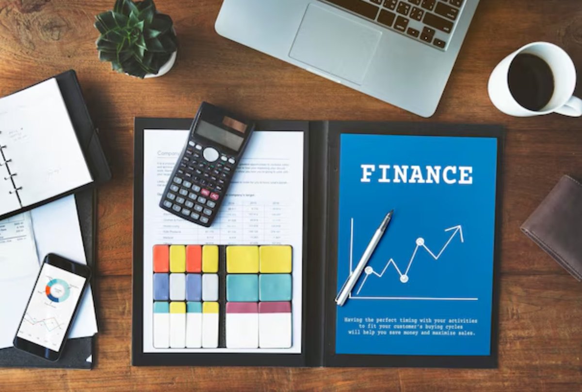 prochangeafrica's tweet image. 📈 Financial Planning Tips for Small Businesses: 

Managing your finances effectively is crucial for the success of your small business. Here are five essential tips to help you stay on top of your game. #BusinessFinance #SMEs #ProChange