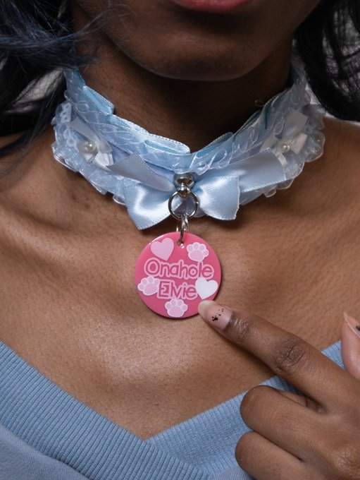 Cute new collar and dog tag :3 woof <3 https://t.co/a0K1xJ6yQj