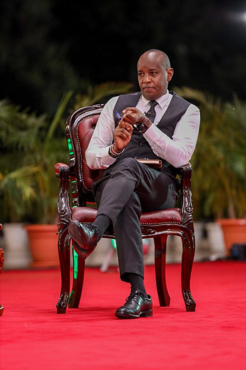 Laser-like focus, interrogative, gifted and razor-shaped. My boss and brother <a href="/LinusKaikai/">Linus Kaikai</a>, your desire to source for answers, and consistency in that course is only admirable. I'm proud to be one among the many in the long-list of professionals under your stewardship. 👏