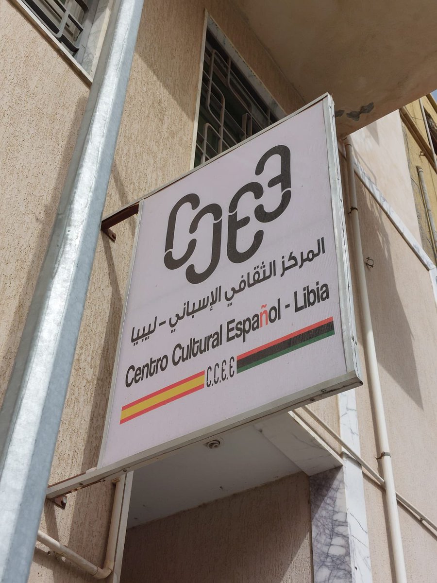 EmbEspLibia's tweet photo. Visita del nuevo Embajador al Centro Cultural Español - Libia @CCE_Libia, centro de referencia para la enseñanza del #español y la cultura española en Libia, y centro acreditado de examen DELE del @InstCervantes @ICTunez 

¡Muchas gracias por vuestro excelente trabajo! https://t.co/jVMadWRU9E