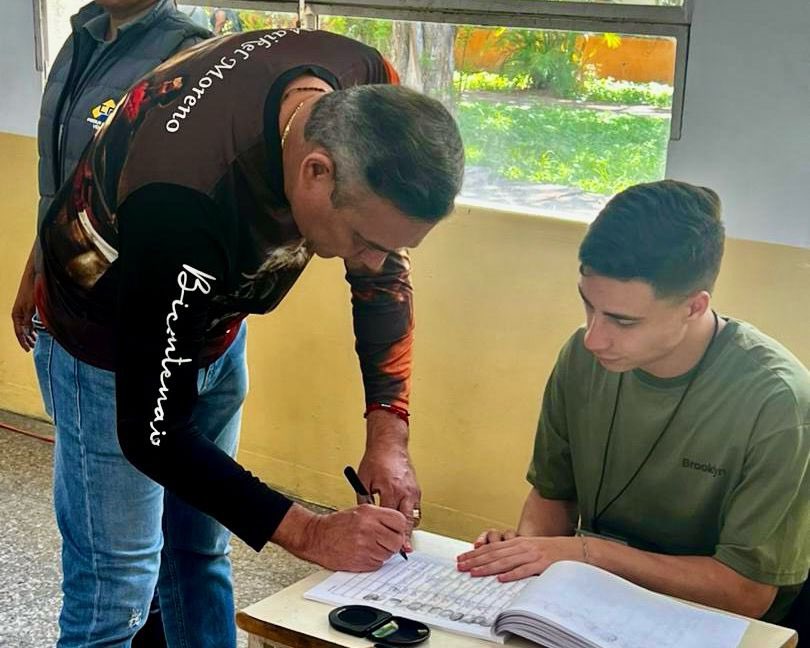 Una vez ejercido el derecho de participar en el simulacro de votación hoy 30 de junio para el proceso de elecciones presidenciales en Venezuela el próximo 28 de julio de 2024 los invito a la fiesta electoral y a ejercer su derecho al voto. Es fácil y rápido. #SimulacroElectoral