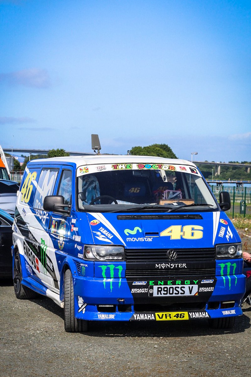 Sam_M_Design's tweet image. Big @ValeYellow46 fans spotted in Derry/Londonderry