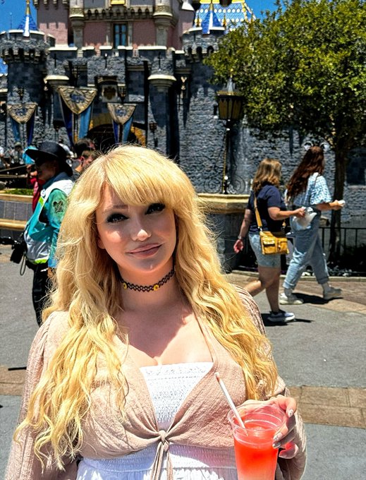 Kind of annoyed the sun was sunning and Disney&rsquo;s photographers wouldn&rsquo;t let me take a pic of my own 