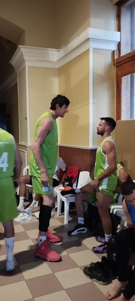 Eurohoopsnet's tweet photo. Bobinator has arrived #StoiximanAegeanBallFestival #ΓιαΤηΣύρο #WeAreSyros #Progame #SyrosIsland #Stoiximan https://t.co/ibcqwB3PTu