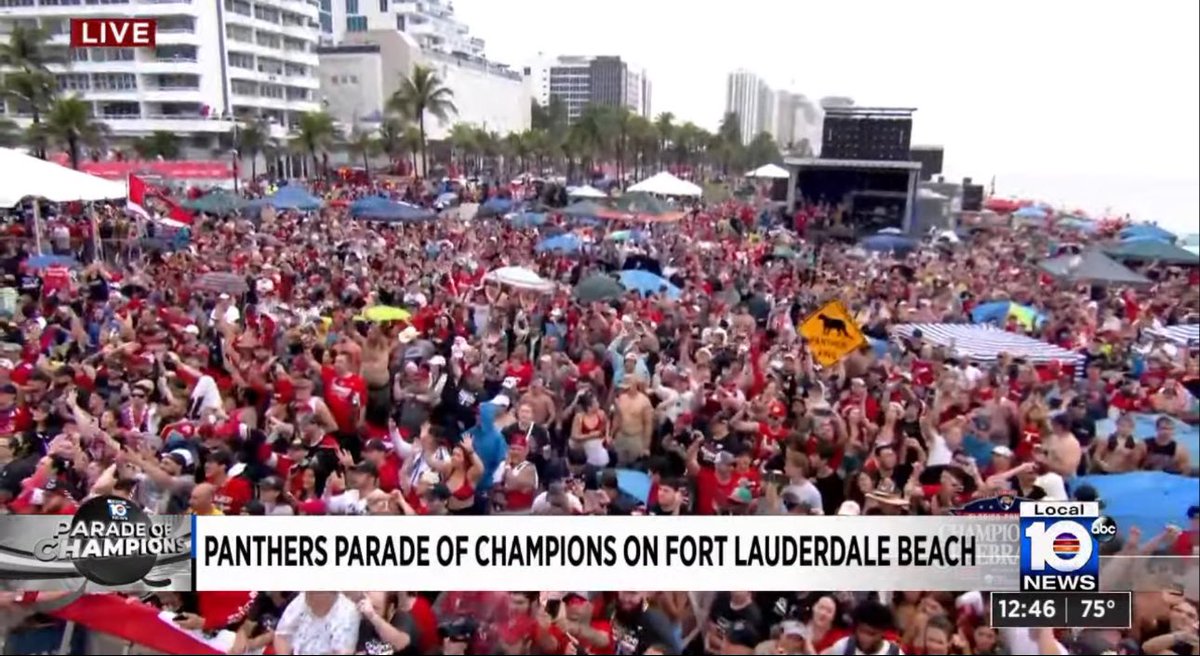 HeatleMiami's tweet photo. Rain or shine it don’t matter 

This how you supposed to throw a parade for all y’all @Boston peeps 

SoFlo got the best fans #TimeToHunt 🐀🐀 https://t.co/9bKOlnJ6Yd
