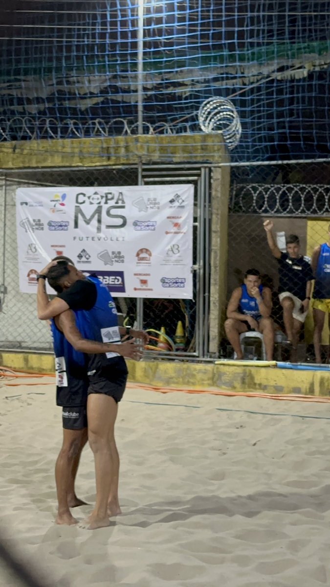 MagnoSantosss99's tweet photo. Primeiro torneio, primeiro troféu 🙌🏾🏆.
.
.
.
.
.
.
#campeão #Futvolei #bbed #copaMs https://t.co/CTe5kMD3xa