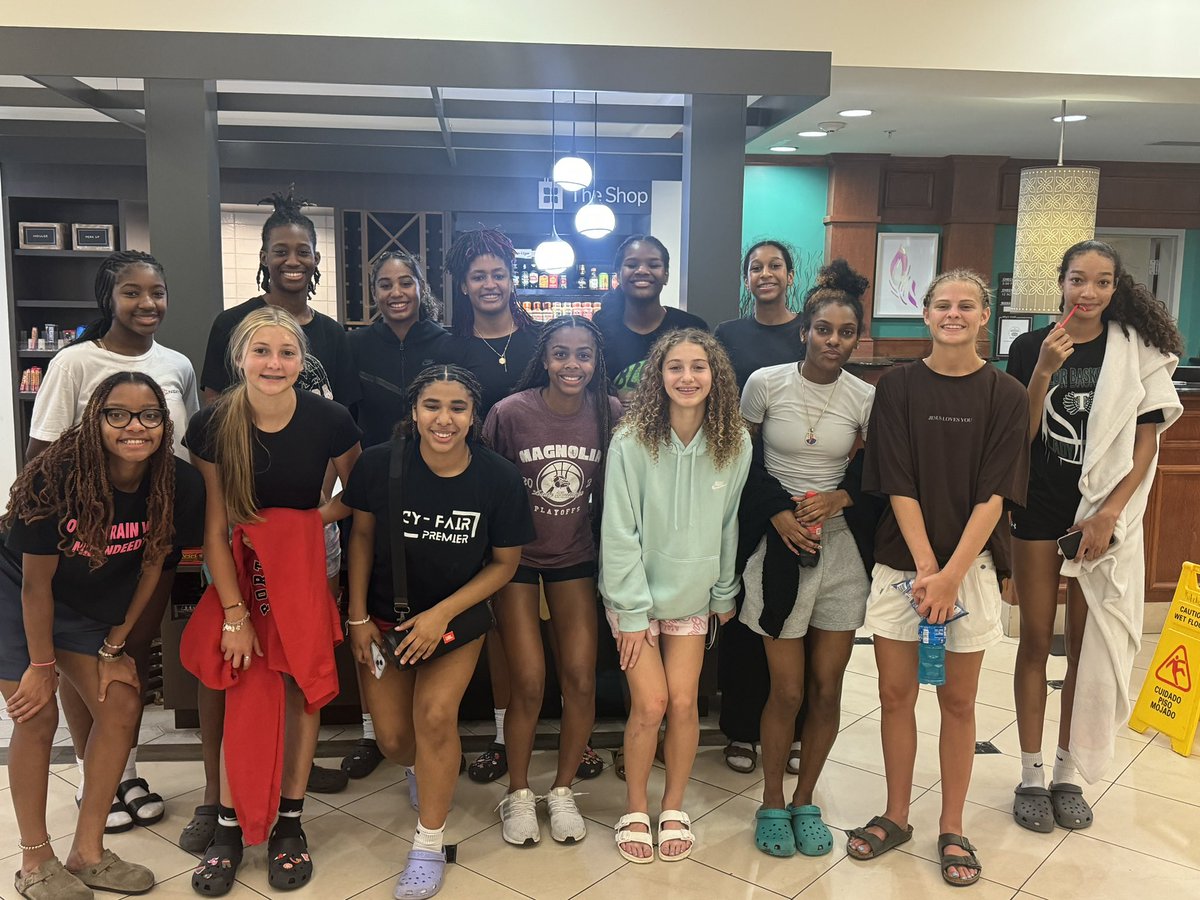 I LOVE my Cyfair Premier fam! What we do on the court is cool and how we come together off the court is even better. 💙🏀💚 #BiggerThanBasketball #Relationships

@cyfairpremier <a href="/StandTALL511/">Amyah Hall</a> <a href="/jjhoops26/">Joselyn Jones (JJ)</a> <a href="/Lyla_Delafosse/">Lyla Delafosse</a> <a href="/Isaalaniz08/">Isa</a> <a href="/ChaneySpencer1/">Chaney Spencer</a> <a href="/ORHSGBB/">Oak Ridge GBB</a>