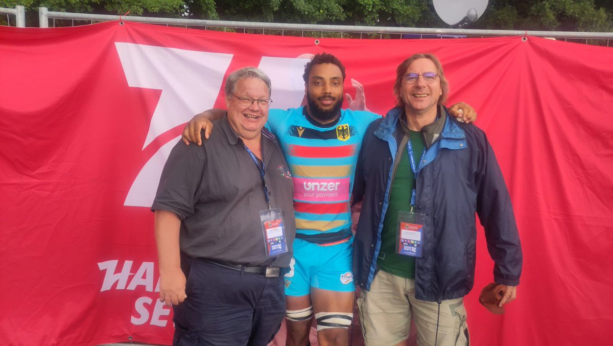Hamburger Rugby-Verband (@040rugby) on Twitter photo EM-Bronze in Hamburg. #HHRugby-Vorstand Ralph Paukstat (l.) und Nils Zurawski freuen sich mit dem EM-Dritten Ben Ellermann (FC St. Pauli) bei den #Hamburg7s. #040Rugby EM-Bronze in Hamburg. #HHRugby-Vorstand Ralph Paukstat (l.) und Nils Zurawski freuen sich mit dem EM-Dritten Ben Ellermann (FC St. Pauli) bei den #Hamburg7s. #040Rugby