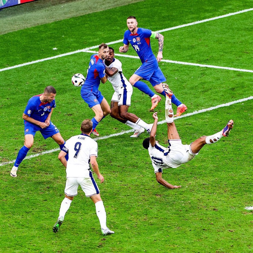 theMadridZone's tweet image. 🤯 Jude Bellingham has now scored SIX goals after the 90th minute this season, for club &amp;amp; country:

▫️95th minute winner vs Getafe
▫️94th minute winner vs Union Berlin
▫️92nd minute winner vs Barcelona
▫️95th minute equalizer vs Belgium
▫️91st minute winner vs Barcelona
▫️96th…