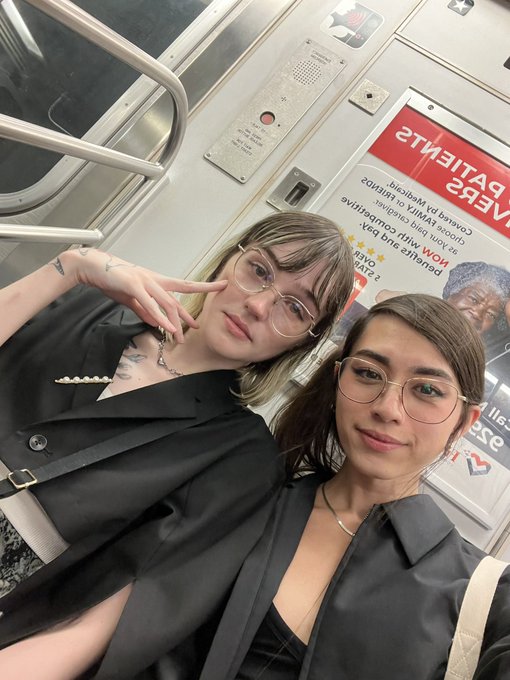 nyc subway smells like pee 😍 https://t.co/xVNv0yaA7U