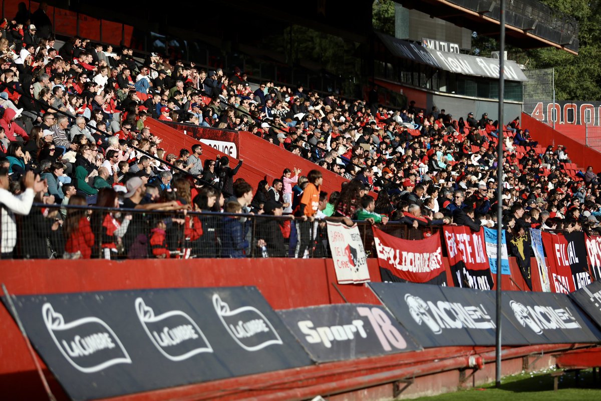 NewellsFem's tweet photo. Gracias por acompañarnos en cada momento histórico 👏🏻🙌🏻

La vida es Newell’s ❤️🖤 https://t.co/DlGcgexv9Y