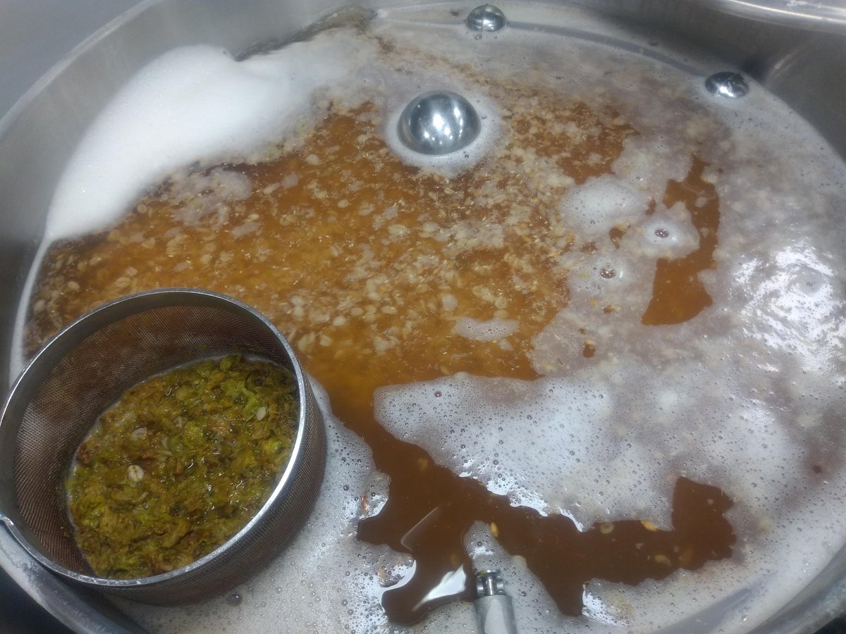 KeldlingBrew's tweet photo. Brew#156: Brewed "Keldling Brew - Grappolus - NEIPA" (https://t.co/H9763Q2x6u)
Eitrheim Kveik (ripe pear, plum/prune and honey), Nelson Sauvin (rich, fruity, gooseberry and white-wine), Chinook (pine and spice) and Hallertauer (flowery and spicy).
#beer #homebrew #homegrown #raw https://t.co/HQLQYK6f9G