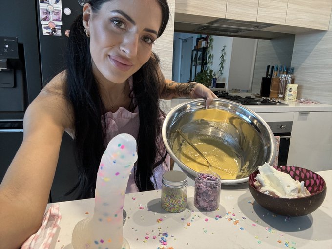 Rt if I can send you the video 😳🍰 https://t.co/7ninx8GN0e<a href="/tag/mvsales"class="tags"><span>#mvsales</span></a>