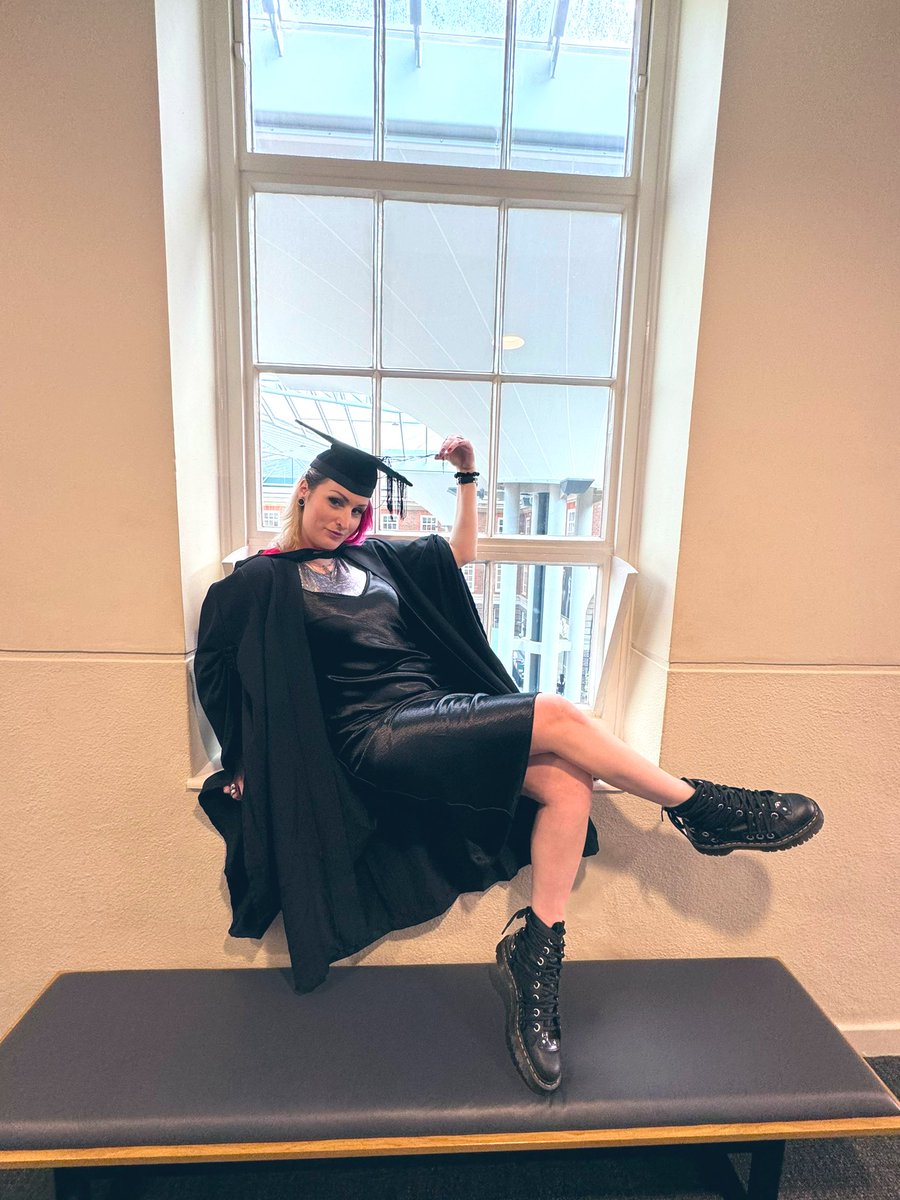 ΛNNΛ DISCLΛIM (@anna_disclaim) on Twitter photo Another year, another cohort of my <a href="/Point_Blank/">pointblank Music School</a> students graduated at <a href="/MiddlesexUni/">Middlesex University</a>. Congrats to them all for being amazing 🎓✨ Another year, another cohort of my <a href="/Point_Blank/">pointblank Music School</a> students graduated at <a href="/MiddlesexUni/">Middlesex University</a>. Congrats to them all for being amazing 🎓✨