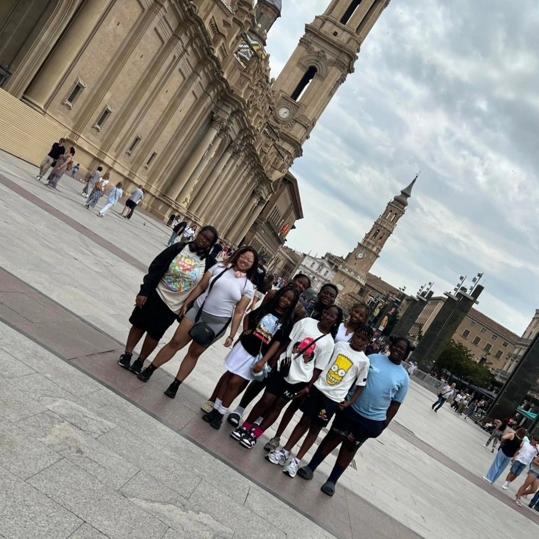 FriendshipPCS's tweet image. #Repost @friendshipsoutheast 
A group of our SE Tigers have taken the #SummerLearning experience across continents to SPAIN 🇪🇸 as they immerse themselves in a cultural learning experience! ♥️🐯
#learningabroad #SPAIN #SEStrong💪🏾 #Journeyto30 #dccharterproud #FriendshipProud