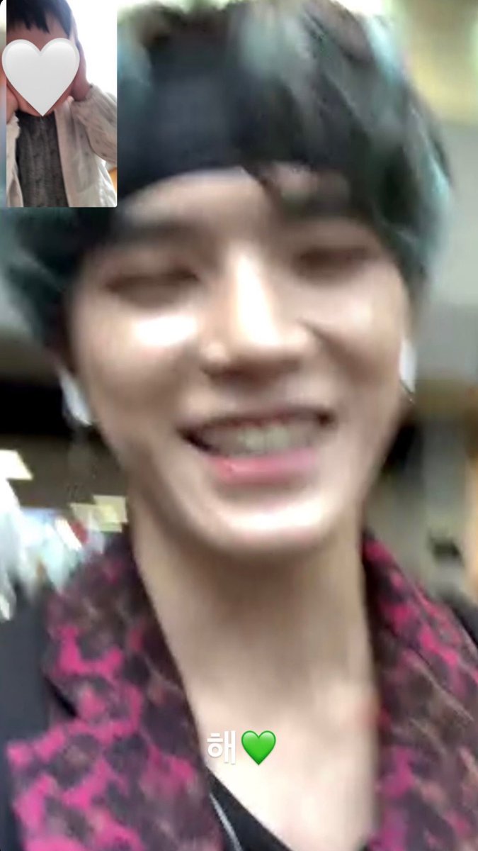tyzip_'s tweet photo. 태용이 누나 인스스 🥹🥹🥹 조카랑 영통하는 태용이 귀여워 https://t.co/d99QEtU9Bh