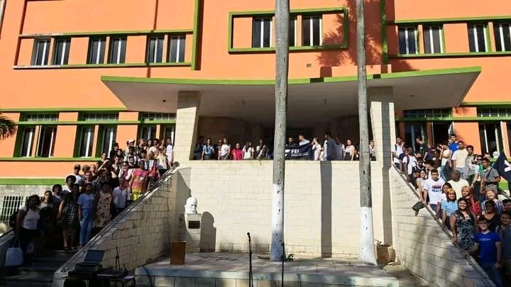Hoy a 30 días del 60 aniversario de nuestra 
<a href="/univrsdadvarona/">Universidad de Ciencias Pedagógicas E. J. Varona</a> se redoblan los esfuerzos para estar #Conti60Varona.
<a href="/FeuVarona/">FEU Varona</a> <a href="/CubaMES/">MES</a> 
<a href="/mora_aly/">Aly Martinez Mora</a> <a href="/Pres/">Pres</a>