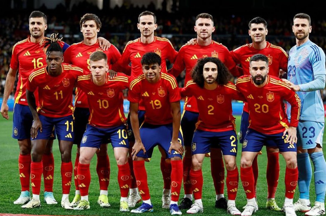 DanMartDeus's tweet photo. Ver a esta España ilusiona. Y mucho 🇪🇸🇪🇸 https://t.co/B7hjqtFrSP