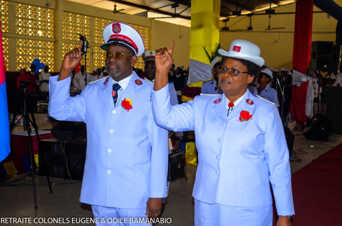 RTASCONGO's tweet image. Culte de Mise à la Retraite des Colonels Eugène &amp;amp; Odile Brigitte BAMANABIO Date : Dimanche 30 juin 2024 Lieu : POSTE DE MOUNGALI Présence : Près de 3000 personnes, y compris des autorités politico-civiles et religieuses Sous la présidence de la Commissaire NGWANGA.