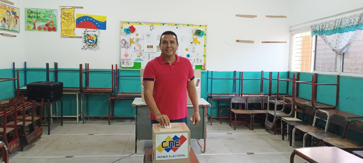 Juniorgpsuv's tweet photo. Con profundo amor por la Patria participamos en este ejercicio democrático, donde afinamos nuestra maquinaria para la #victoriaperfecta del próximo #28J tenemos amplia experiencia en procesos electorales y con este #SimulacroPorlaPaz 🇻🇪 somos ejemplo de Soberanía #venezuelaVenceSiempre