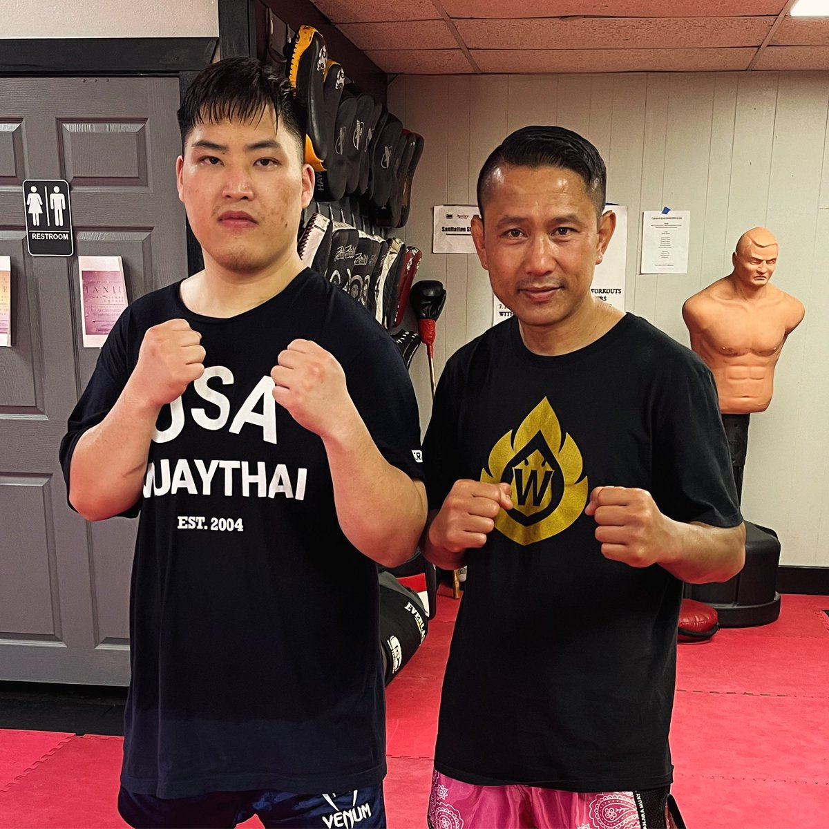 spoilerforce's tweet image. Go to meet and work with Lumpinee Champion, Neungsiam “The Rock” Samphusri!! Got some great insight on Muay Khao and Muay Femur techniques. Thank you to Janjira Muay Thai for hosting this seminar!!

#muaythai #nakmuay #seminar #muaykhao #muayfemur #lumpinee #champion #thailand