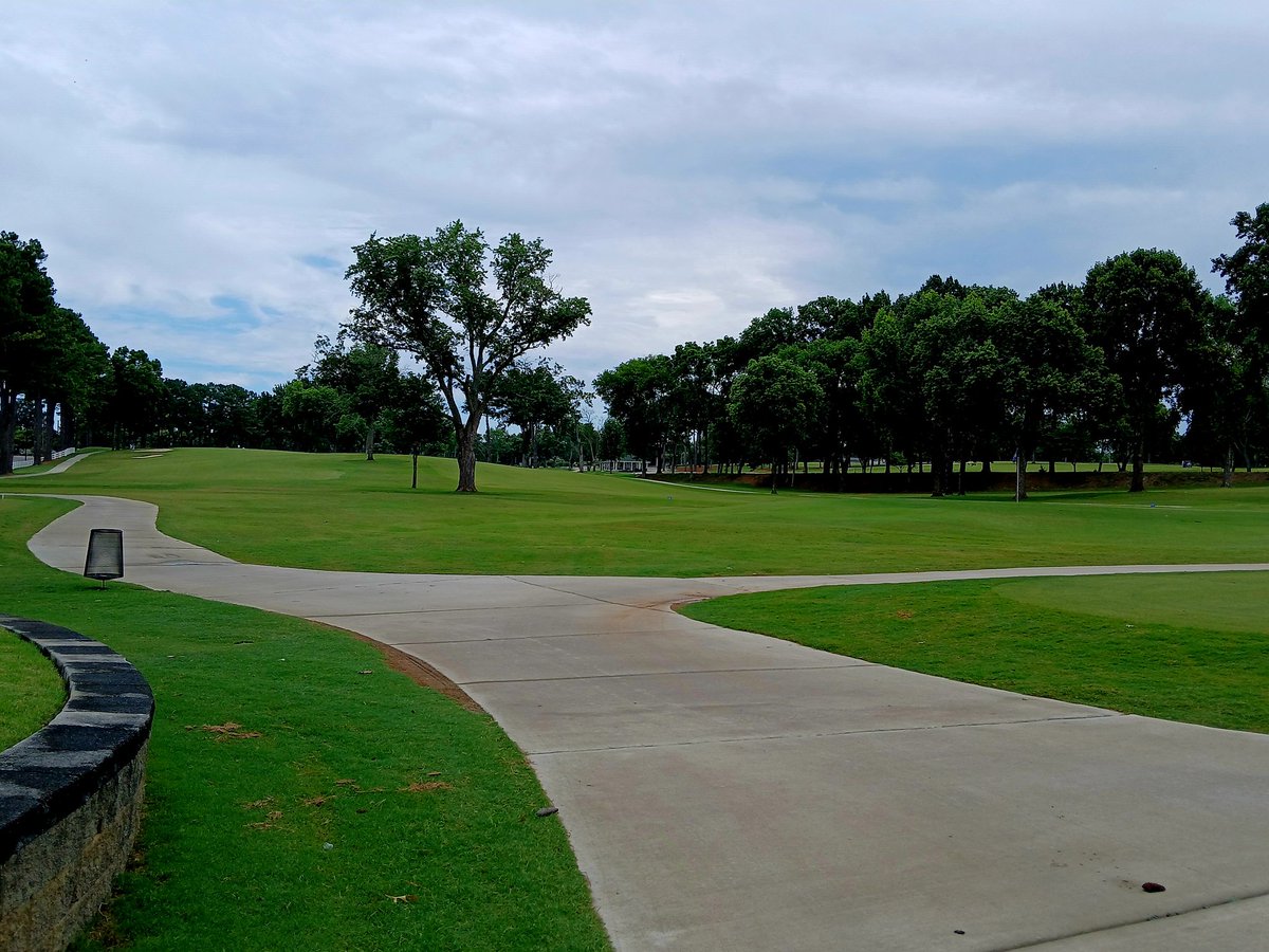 MusicCityTR's tweet photo. What heat? #SundayFunday with my guys @kentlmitch615 @TimNicholsMusic @OldHickoryGolf #Fore #GotJack #PinHighTim #GolfAintSoBad https://t.co/msivXYfzw7