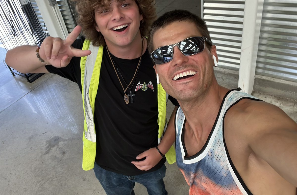 kylejamesbeck's tweet image. Me &amp;amp; @jxy_xd at Wally World