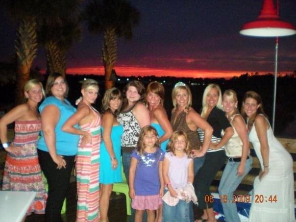 krissyhaynie's tweet photo. Circa 2009 and yes that’s a 👑😆#whatyouseeiswhatyouget #nofronting ✨ https://t.co/ZOEIgH4mY8