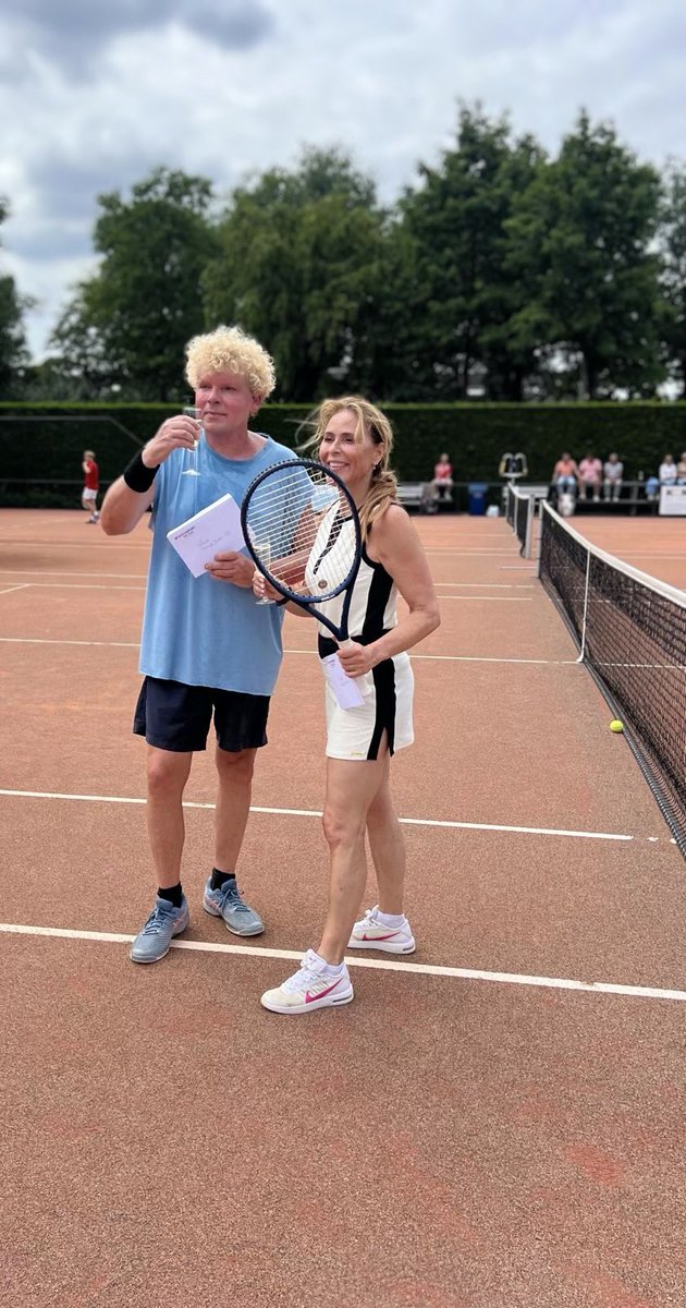 HeleenvanRoyen's tweet photo. Een finale winnen is altijd leuk! Zeker bij onze club TV Eemnes. #gemengddubbel #tennis #goedteam https://t.co/pjK9eC7zmo