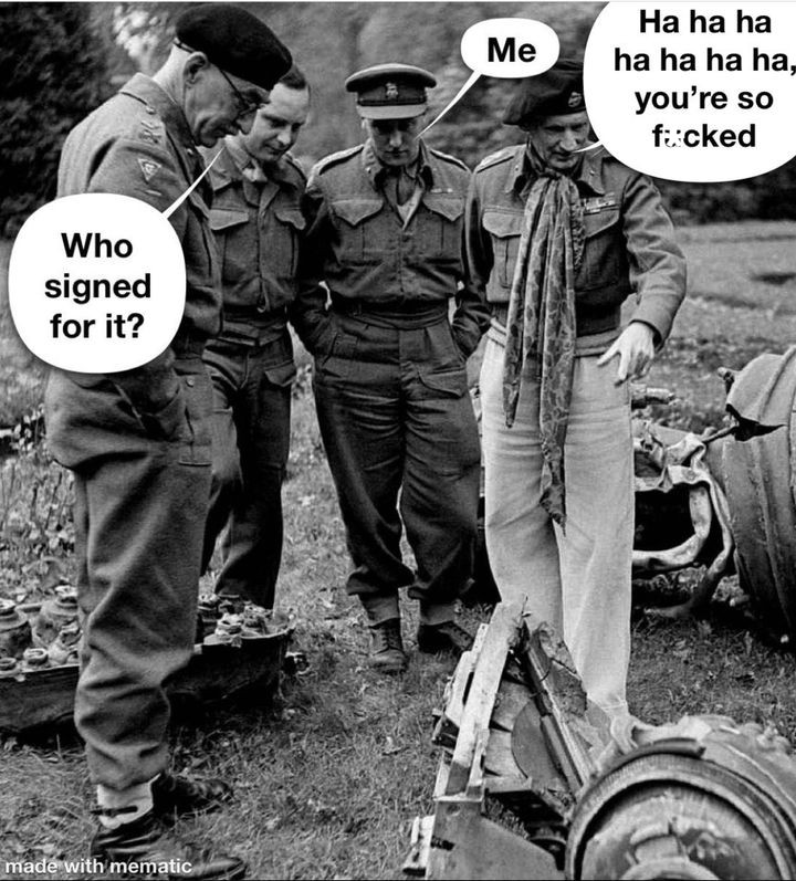 ForceWearHQ's tweet photo. Military Support 🤣🙌🏻  

#forcewearhq #armedforces #military #armymemes https://t.co/2xFB9pb2AP
